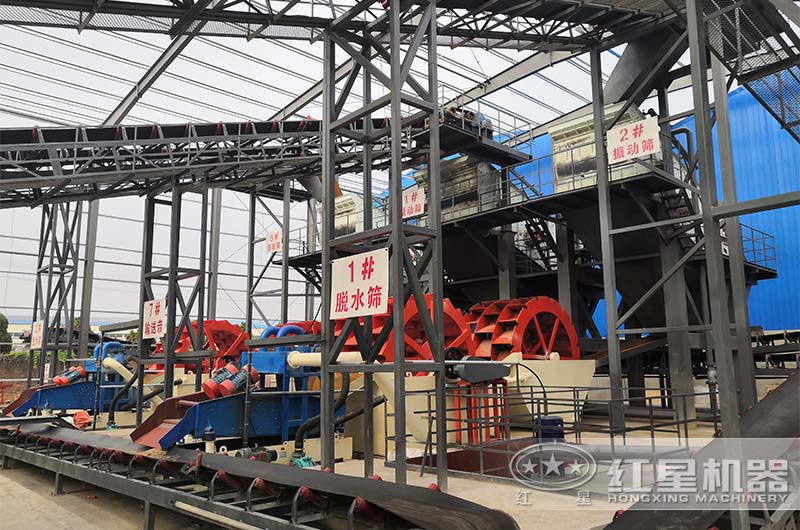 多臺洗沙機(jī)并聯(lián)作業(yè)現(xiàn)場 多臺洗沙機(jī)并聯(lián)作業(yè)現(xiàn)場